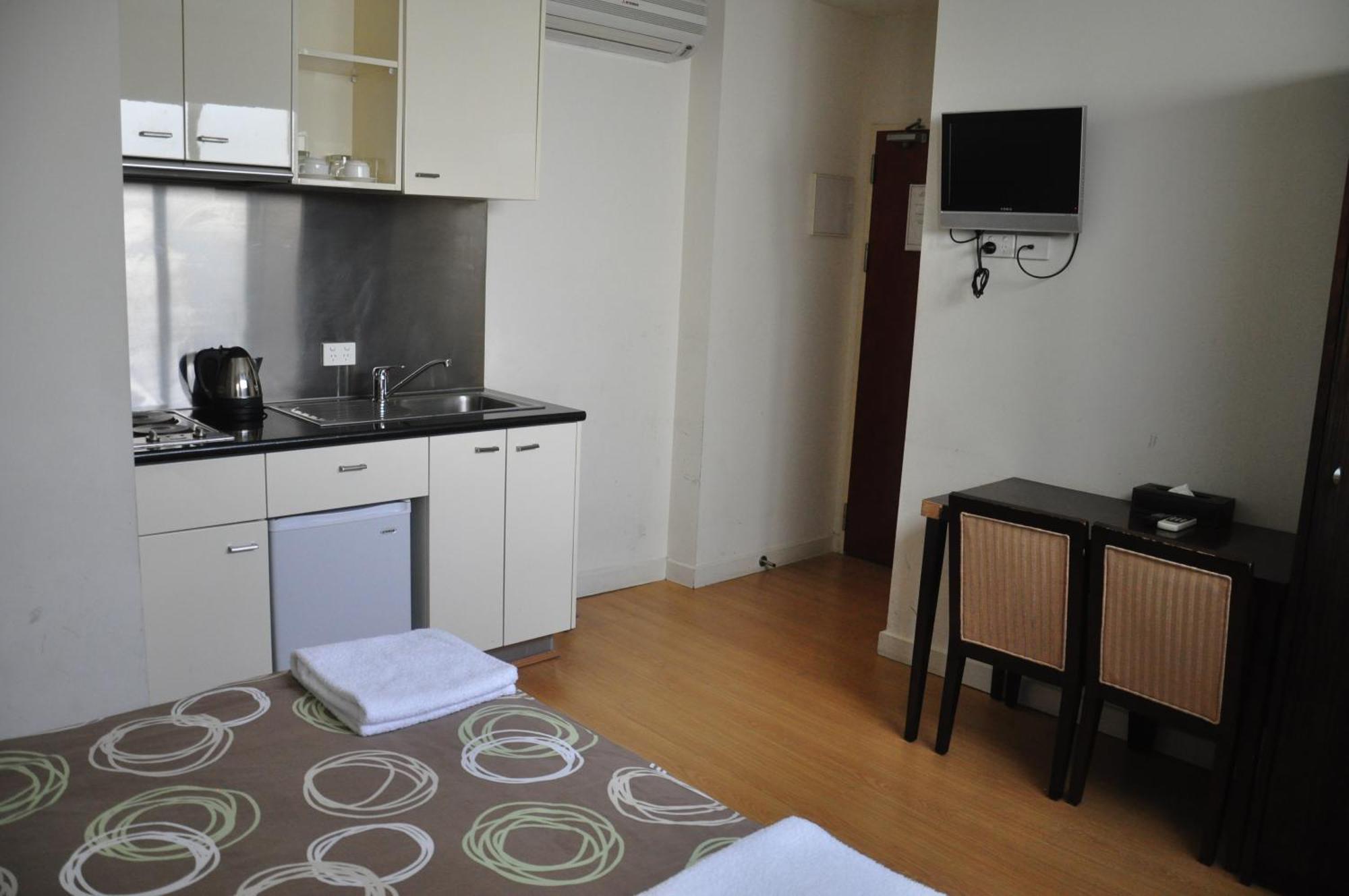 Yti Garden Hotel Melbourne Room photo