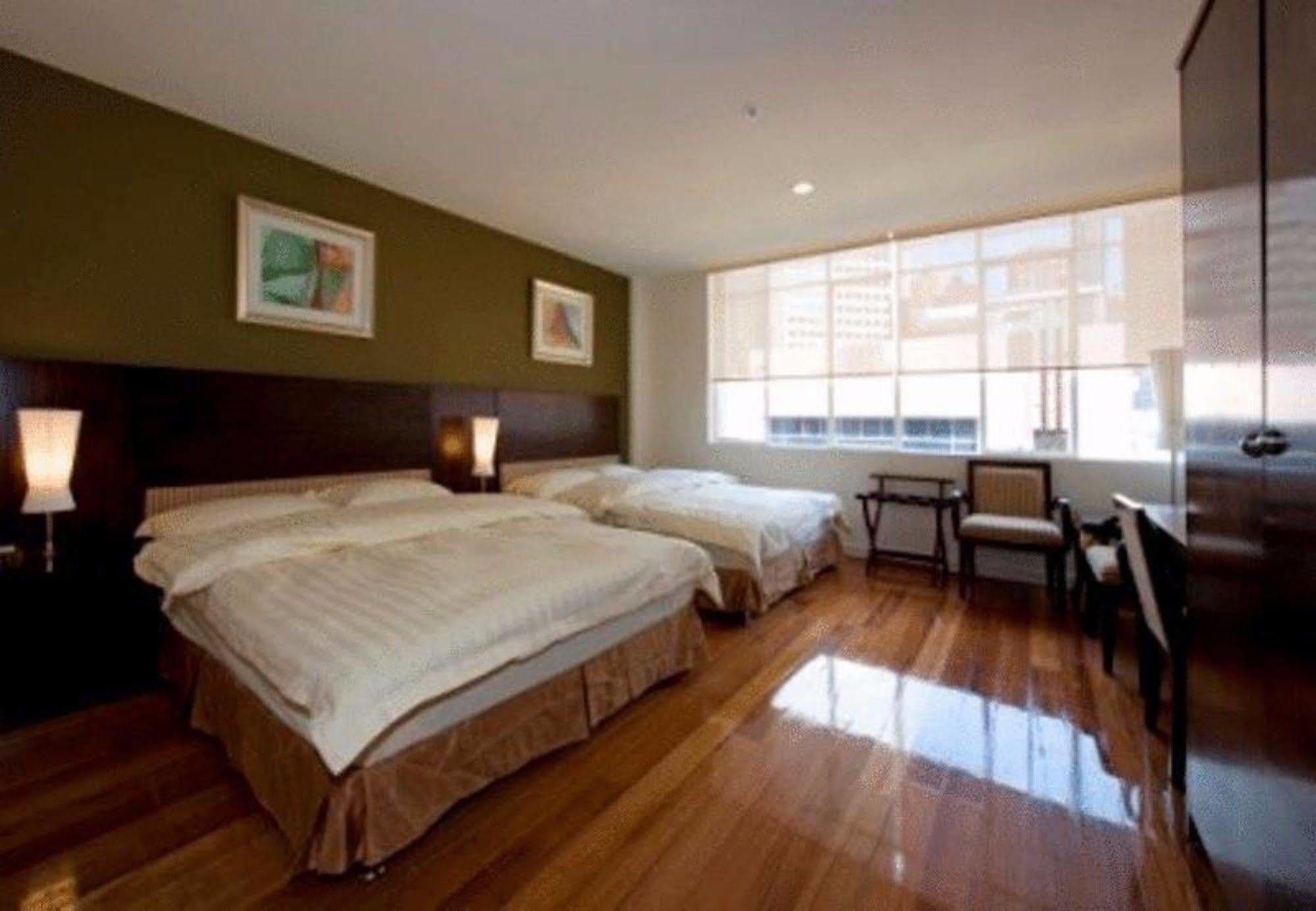 Yti Garden Hotel Melbourne Exterior photo